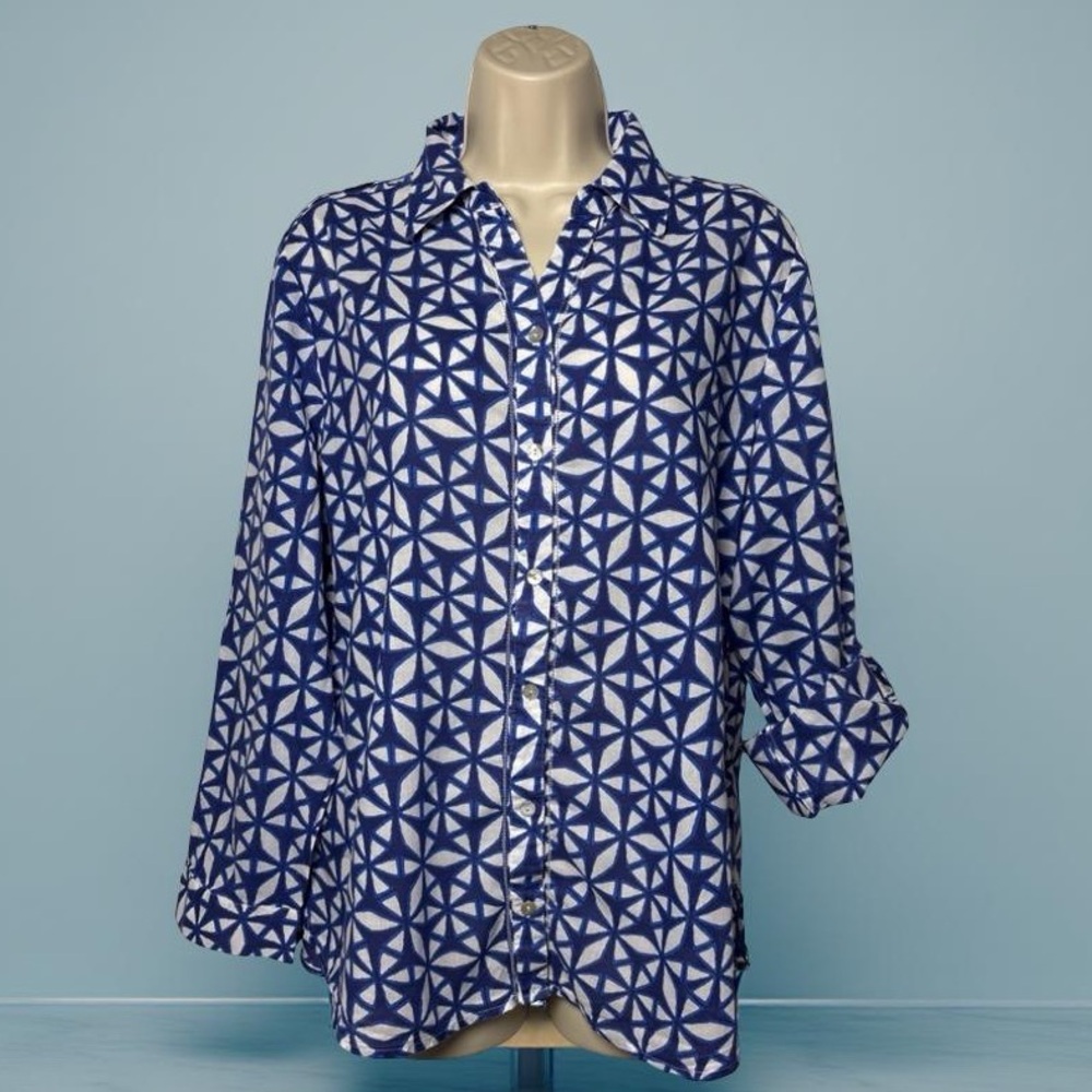 Chicos Blue White Geometric Print Button Up Shirt Roll Tab Sleeves SZ 2 (L/12)